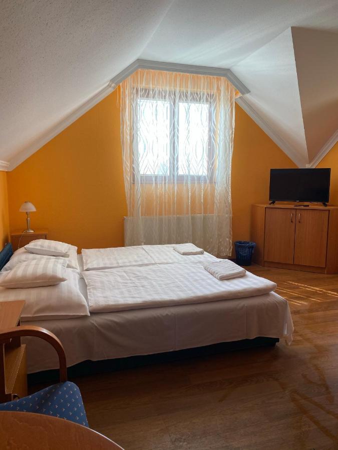 Apartman Dora Hajduszoboszlo Exterior photo