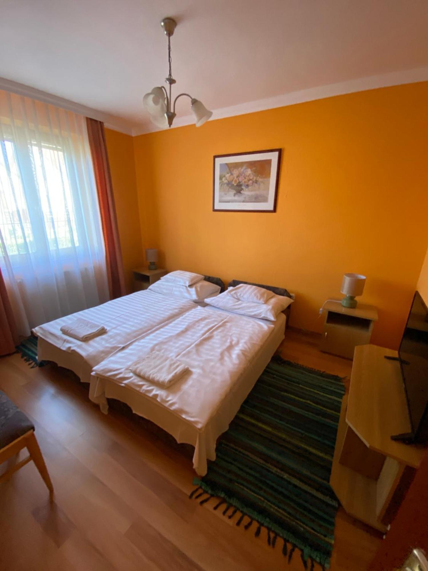Apartman Dora Hajduszoboszlo Exterior photo