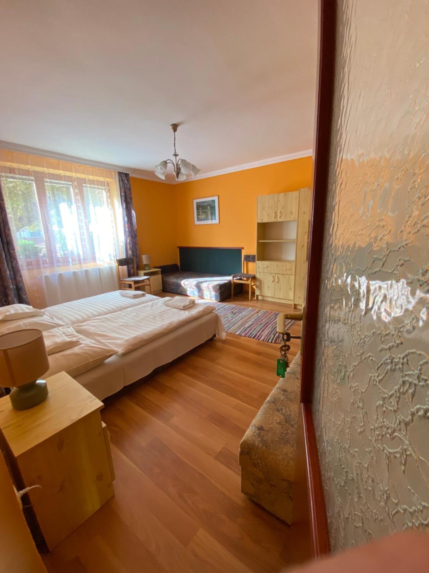 Apartman Dora Hajduszoboszlo Exterior photo