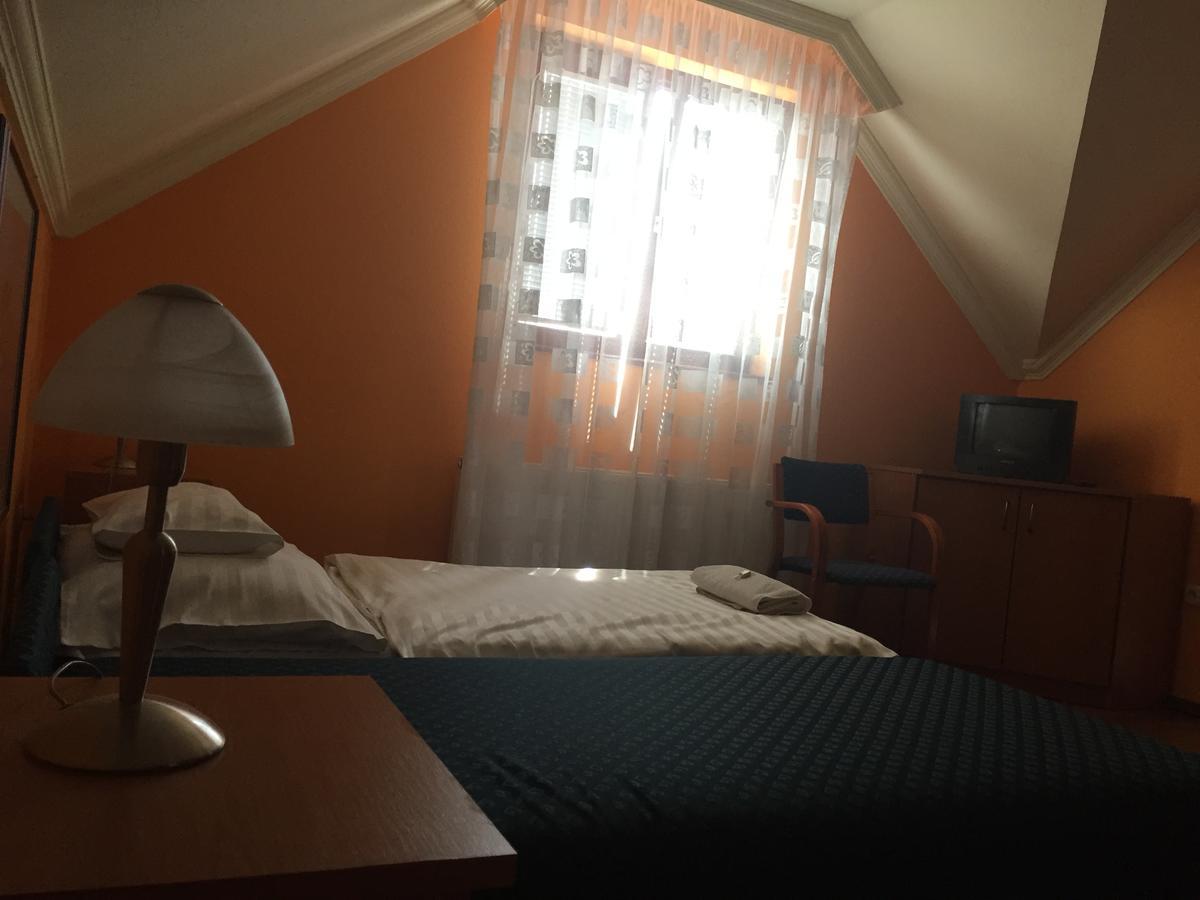 Apartman Dora Hajduszoboszlo Exterior photo