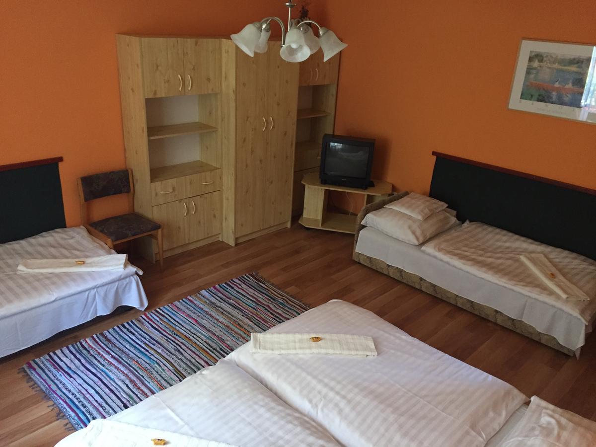 Apartman Dora Hajduszoboszlo Exterior photo